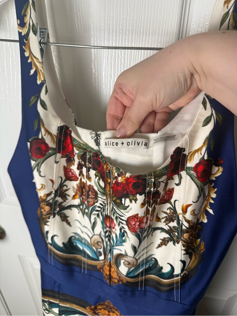 Alice + Olivia Diana Structured Midi Dress in Gilded Rose 8 - Picture 8 of 9